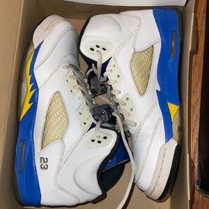 Laney 5s size 7 Y in boys have been worn